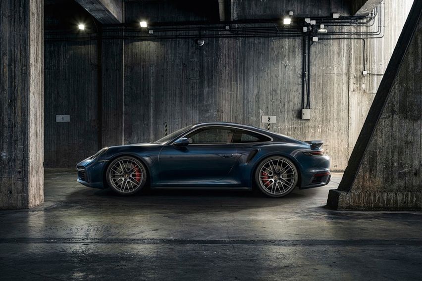 Porsche 911 turbo side profile