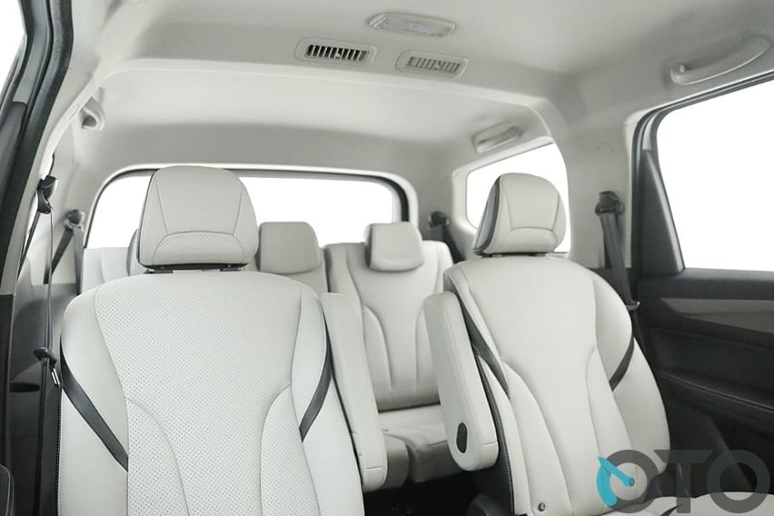 interior kabin Wuling Cortez CT Type S