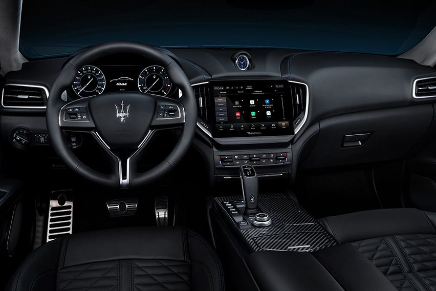 Maserati_Ghibli_Hybrid body photo 7