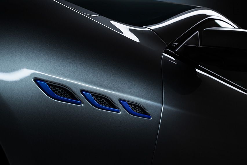 Maserati_Ghibli_Hybrid body photo 5