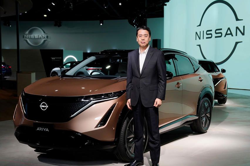 nissan redesigned logo