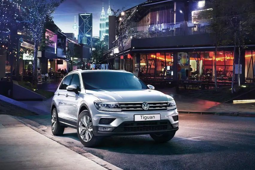 Volkswagen Tiguan front