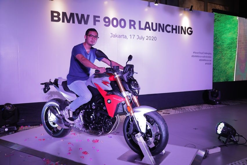 Posisi riding BMW F 900 R