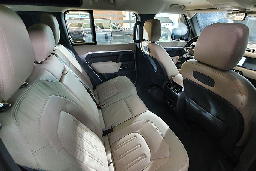 Land Rover Defender 4