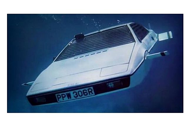Lotus Esprit submarine