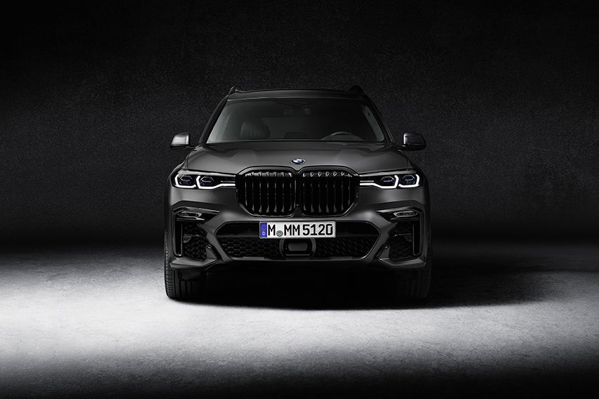 BMW X7 Dark Shadow Edition body photo 2