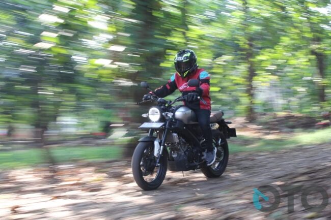 Test Ride Yamaha XSR155: Sensasi Motor Sport Bergaya Klasik Test Ride Yamaha XSR155: Sensasi Motor Sport Bergaya Klasik