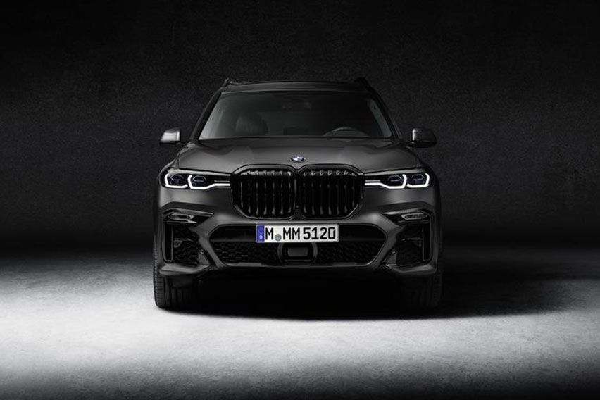 BMW X7 Dark Shadow Edition front