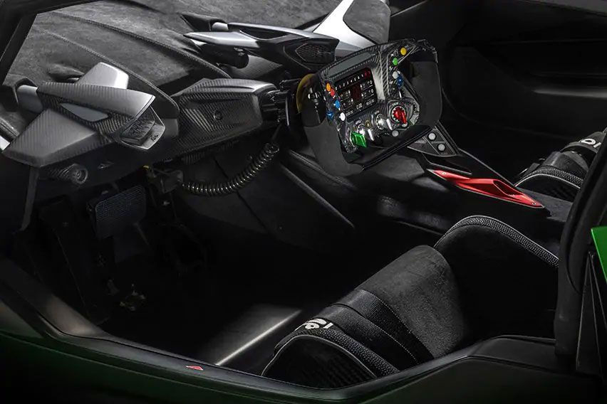 Lamborghini Essenza SCV12 cabin