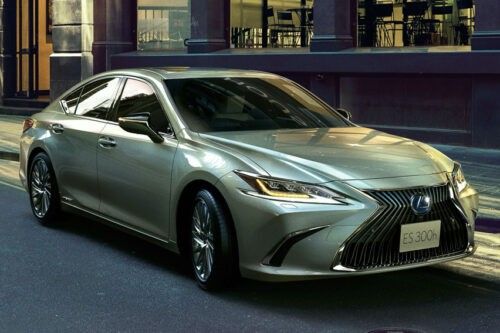 Lexus ES updated in Japan; gets new features &amp; lithium-ion battery