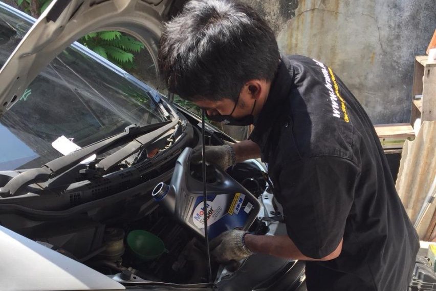 Mobil1 Exxon Servis di Rumah