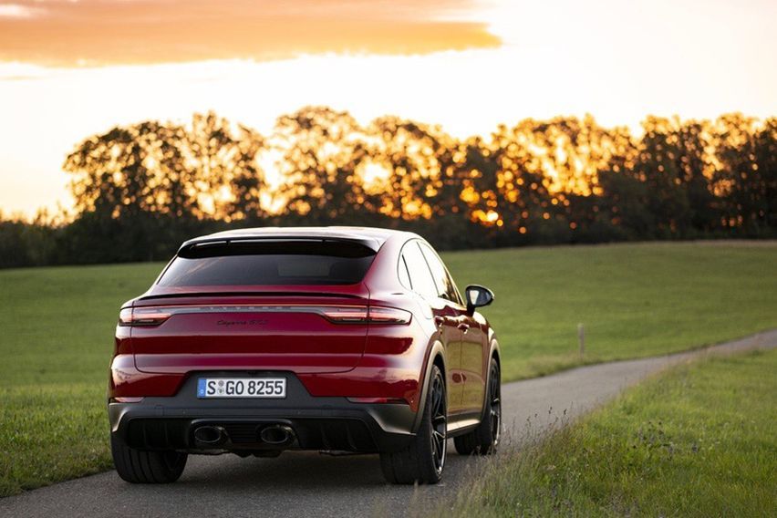 Porsche develops new sports exhaust system for Cayenne GTS Coupe