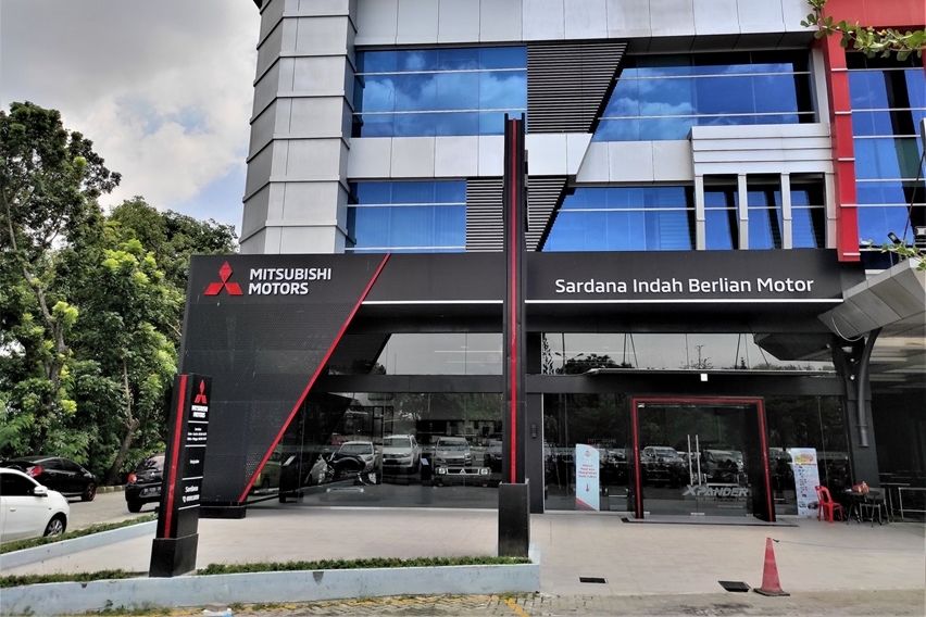 Diler Mitsubishi Sardana Cemara Asri