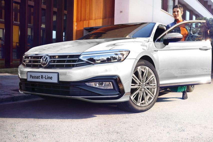 Volkswagen Passat R-Line front