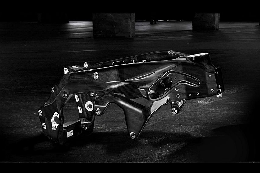 rangka karbon BMW HP4 Race