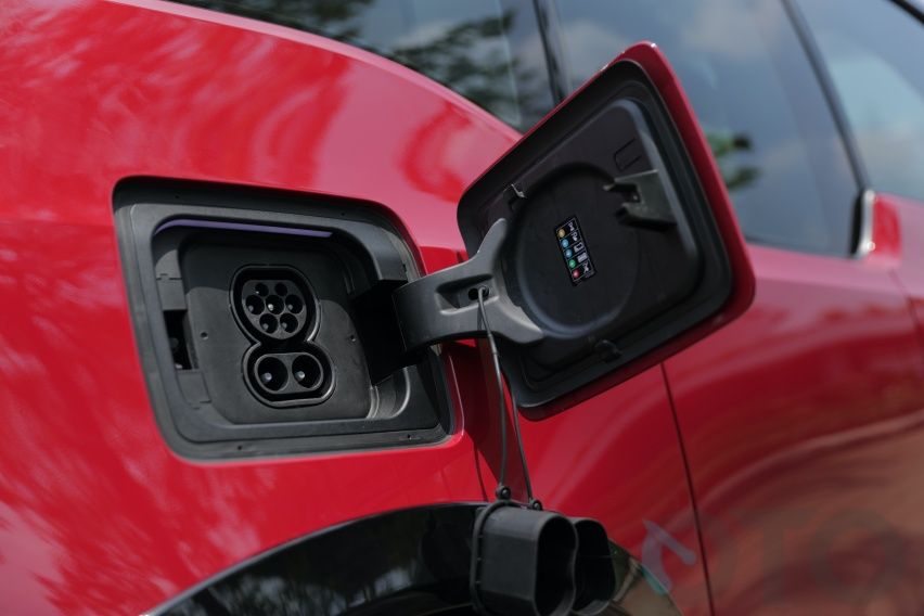 port pengisi daya listrik