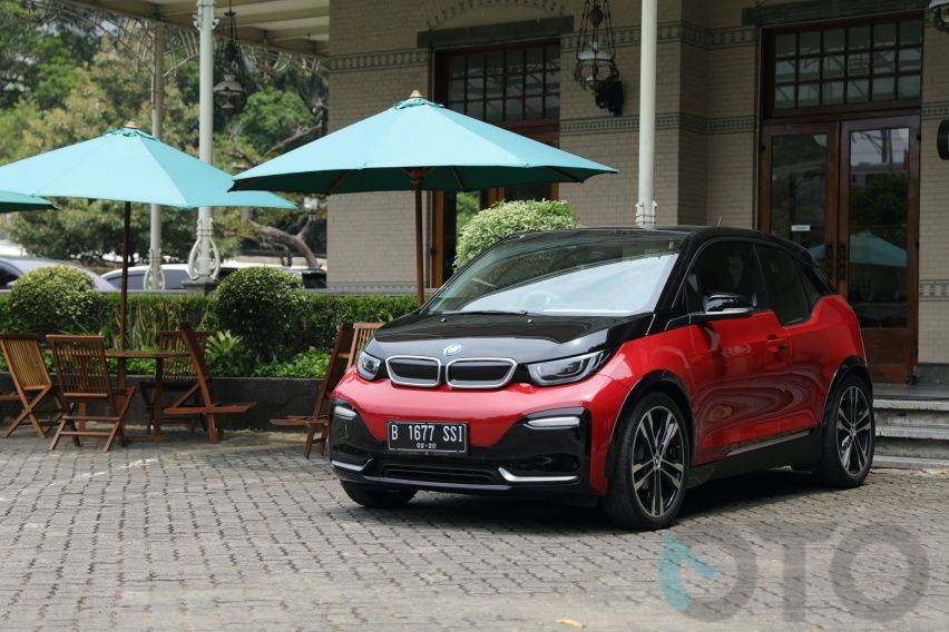 Road Test BMW  i3S  Seberapa Butuh Infrastruktur Pengisi 