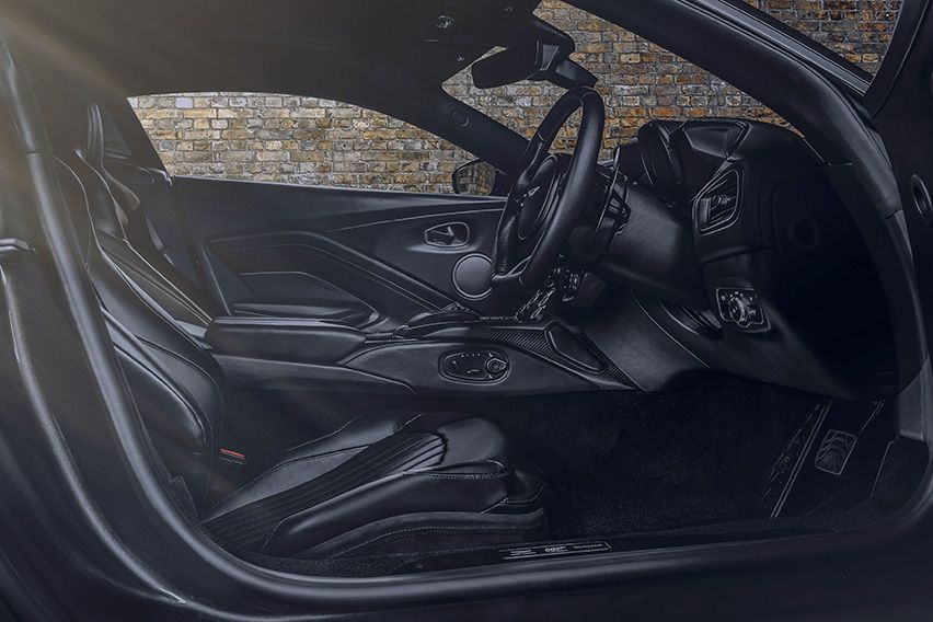 AstonMartinVantage007Edition body photo 4