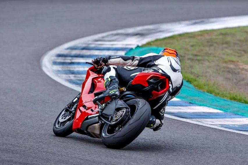First Ride Ducati Panigale V2