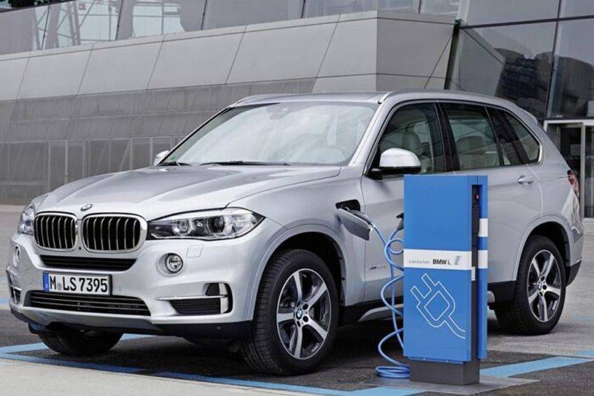 BMW recalls plug-in hybrid vehicles worldwide 