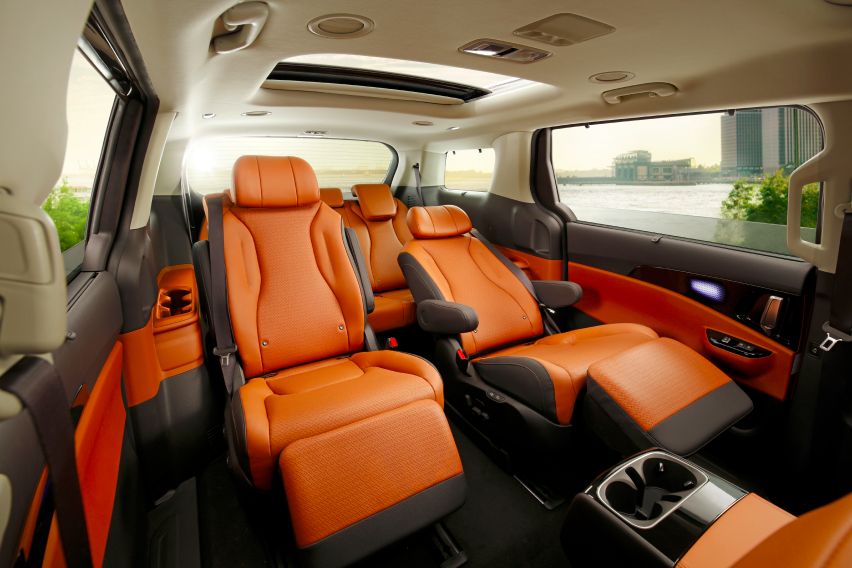 2021 Kia Carnival  seats