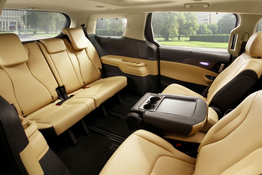 2021 Kia Carnival cabin