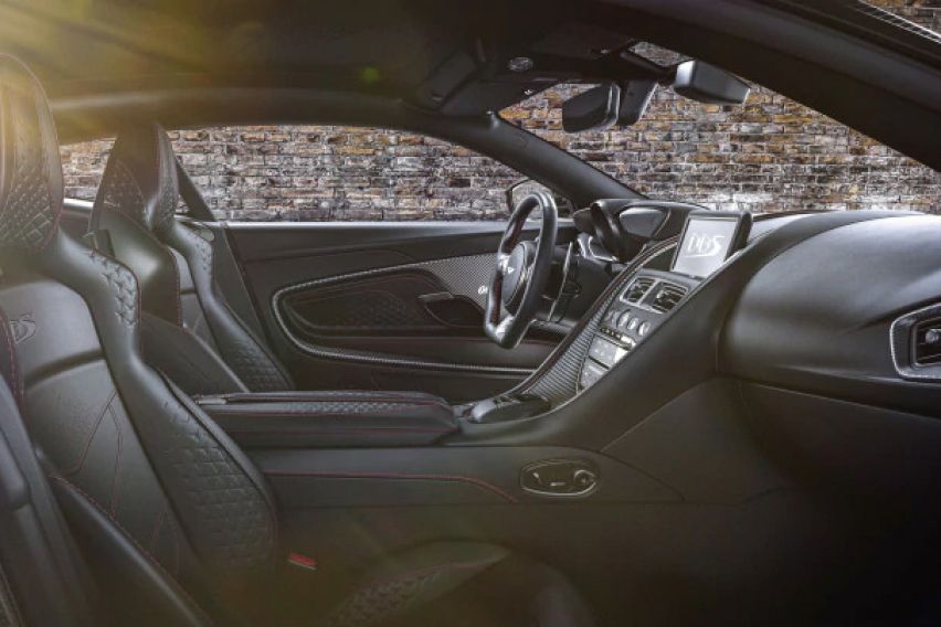 Aston Martin DBS Superleggera cabin