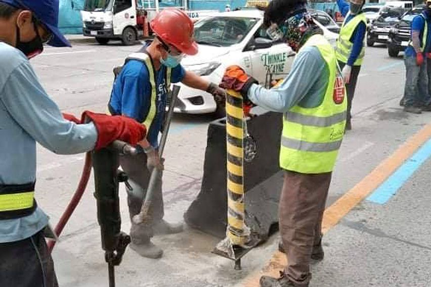 Steel-bollards-body-photo-2