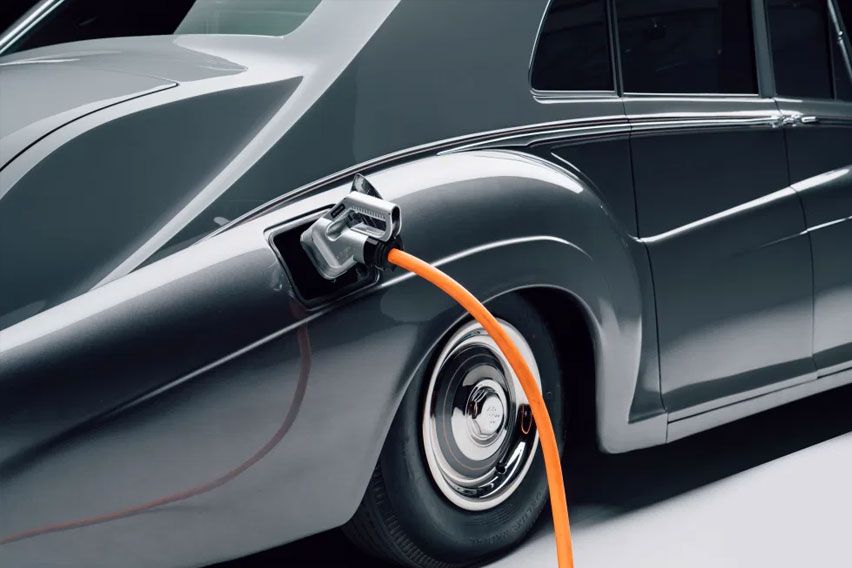 Electric Rolls Royce Phantom battery socket