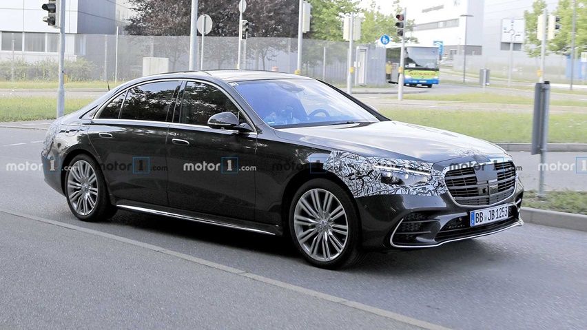 2021 Mercedes-Benz S-Class side-front