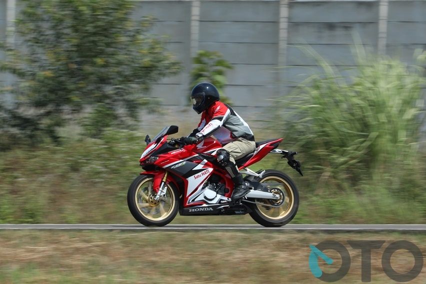 Honda CBR250RR handling