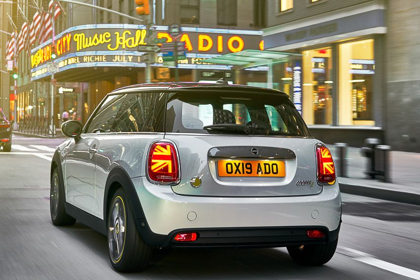 2020 Mini Cooper SE rear