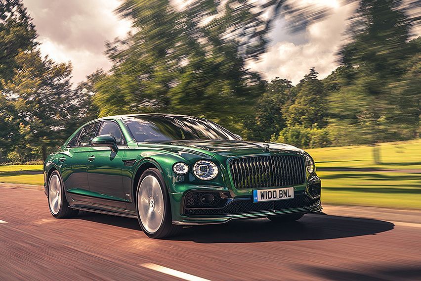 Bentley gives the Flying Spur a carbon fiber body kit
