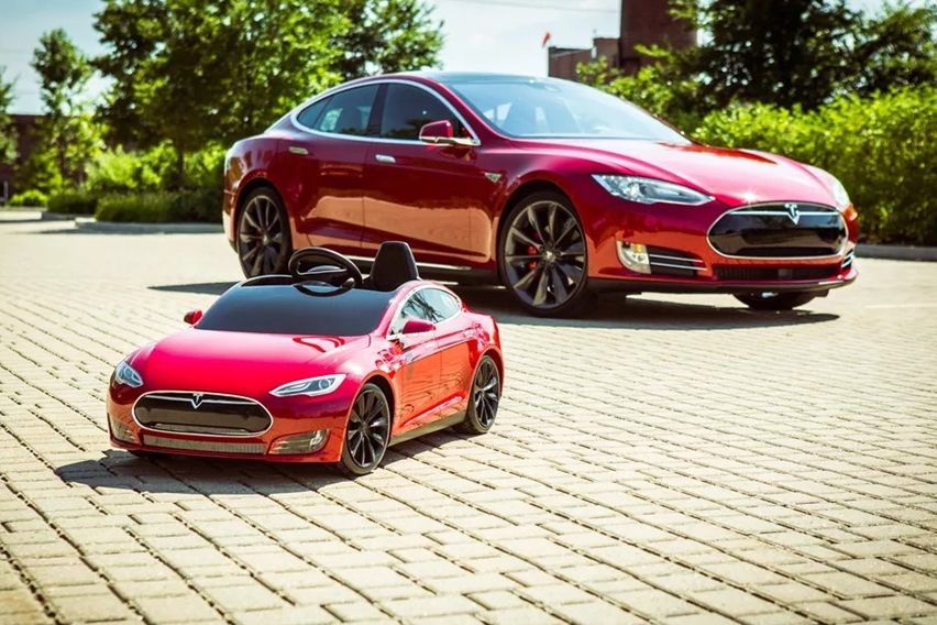 Tesla Model S Radio Flyer