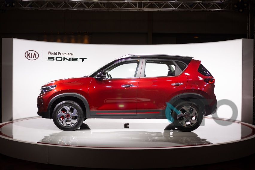 Tampilan Samping Kia Sonet