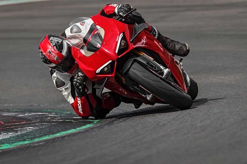 Panigale V4 front 