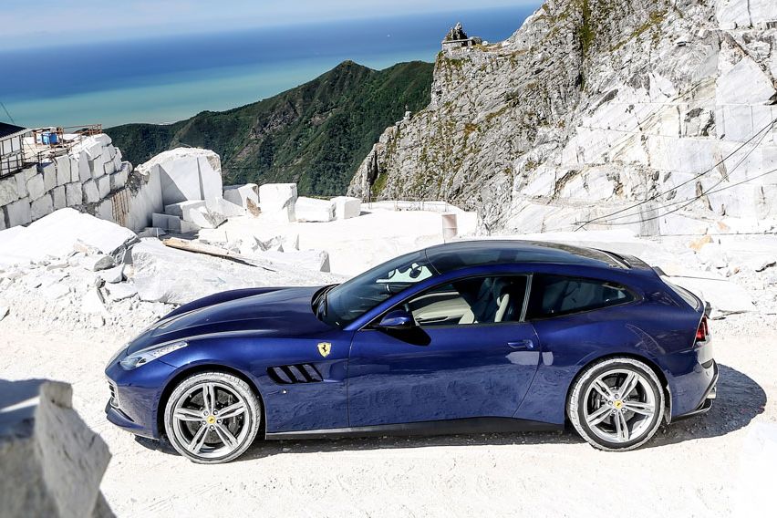 Ferrari GTCR Lusso exterior