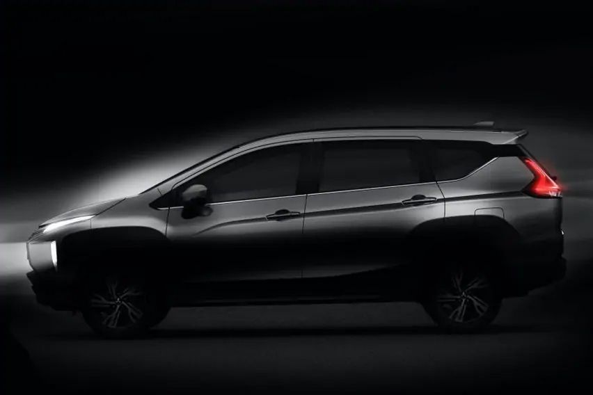 Mitsubishi Xpander side