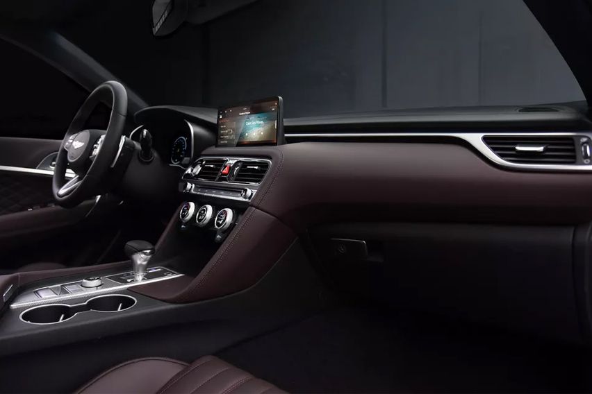 2020 Genesis G70 interior