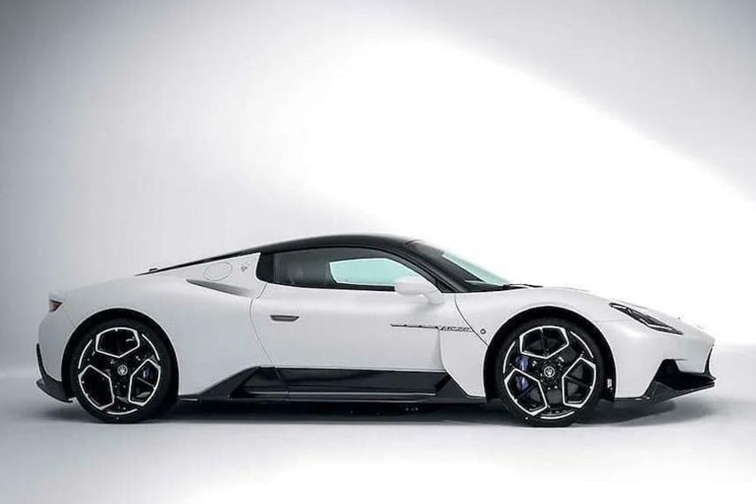 Maserati MC20 side