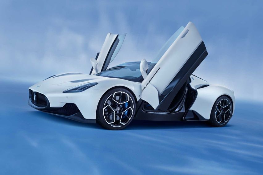 Maserati MC20 butterfly doors