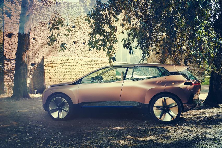BMW iNext side