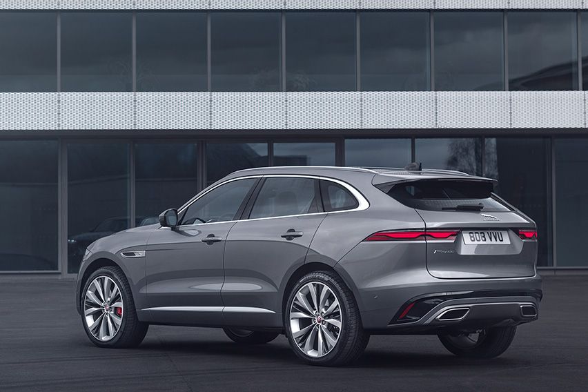 New-Jag-F-PACE-body-photo-3