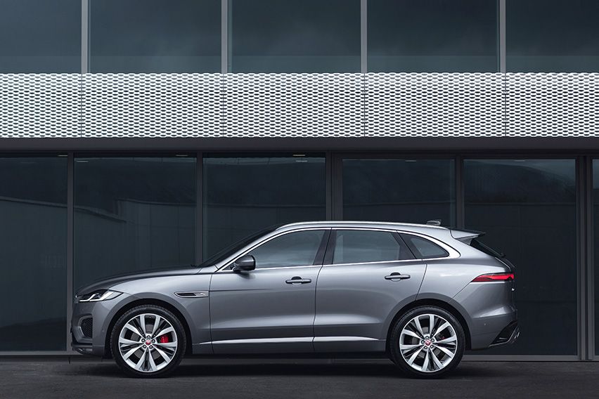 New-Jag-F-PACE-body-photo-4