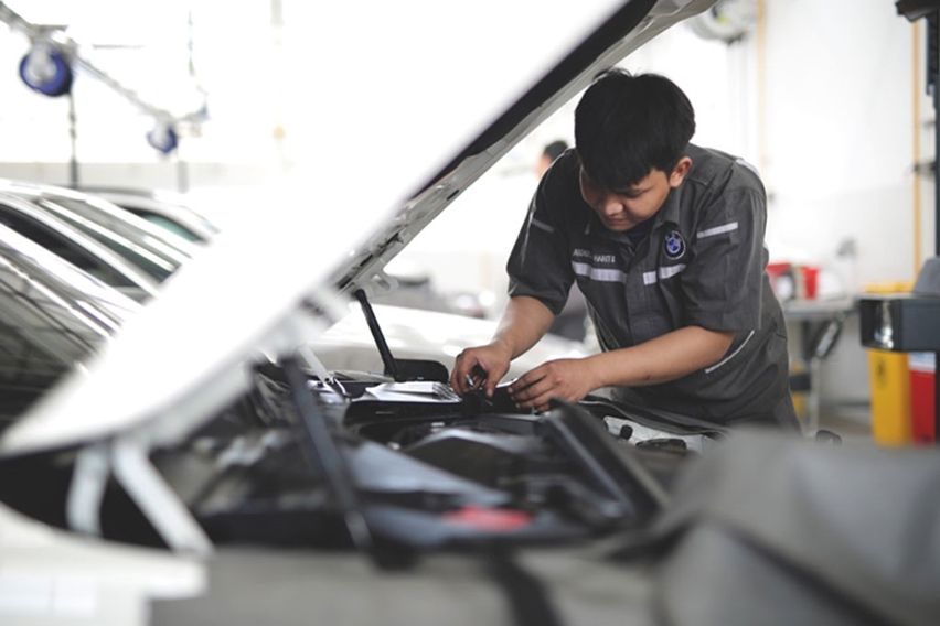 gratis servis di rumah BMW Astra