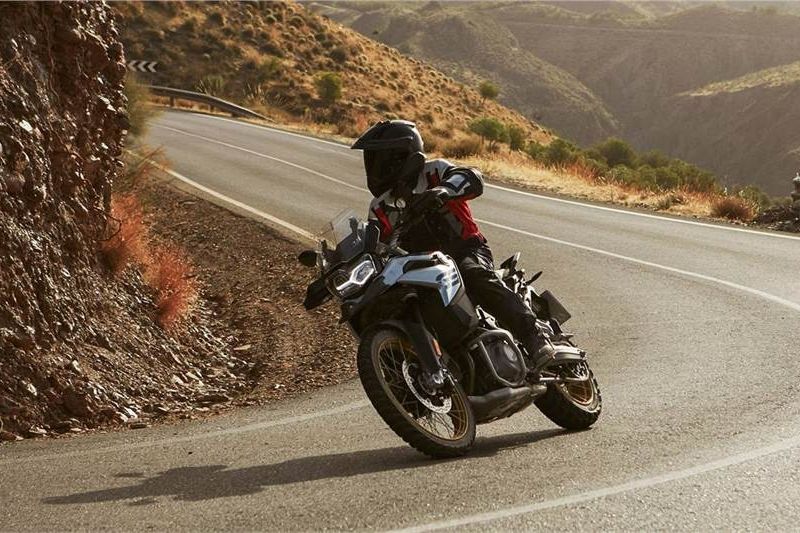 gs 850 vs tiger 900