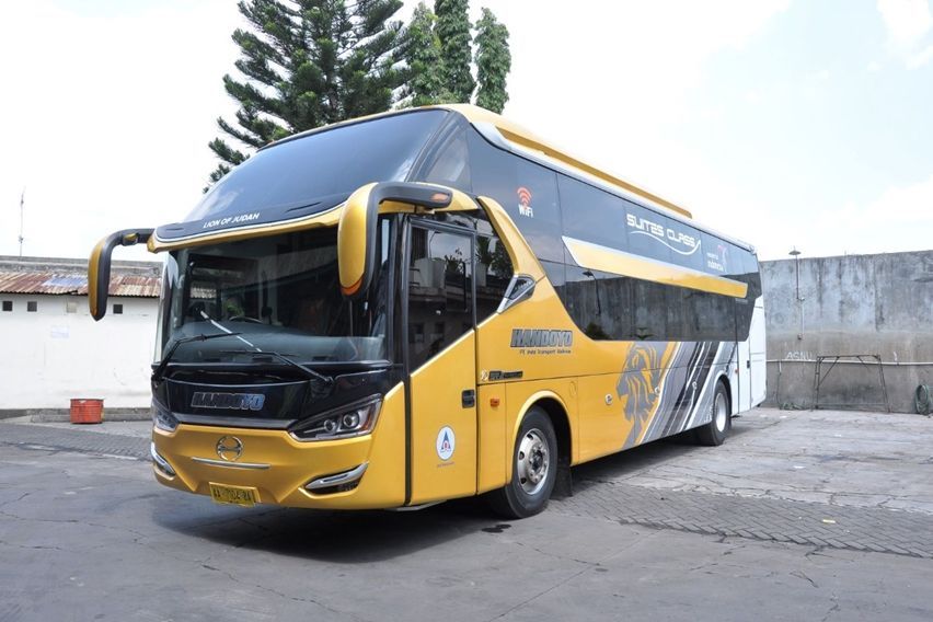 Cegah Penyebaran COVID-19, PO Handoyo Luncurkan Bus Hino Social Distancing