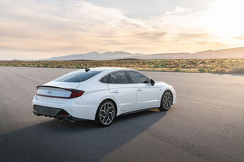 2021-Hyundai-Sonata-N-Line-body-photo-3