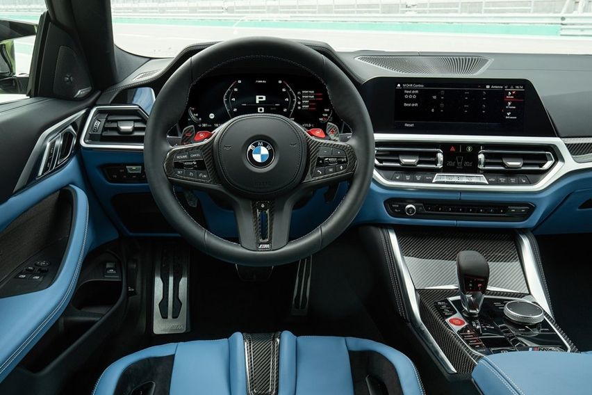 2021 BMW M4 cabin
