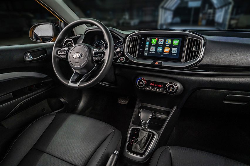 Kia-Stonic-body-photo-3